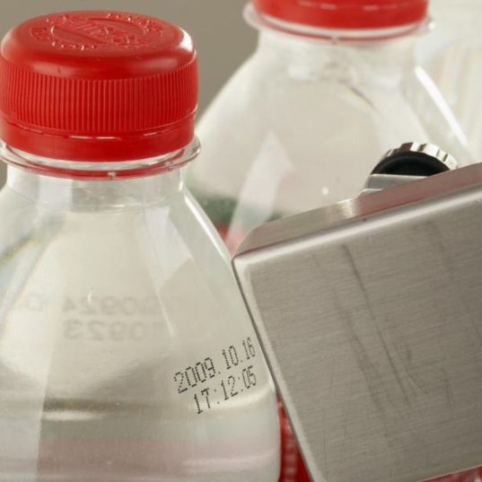 Druk na butelkach PET....